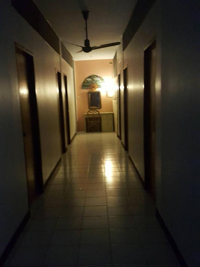Отель V.I.P. House Чиангмай Экстерьер фото