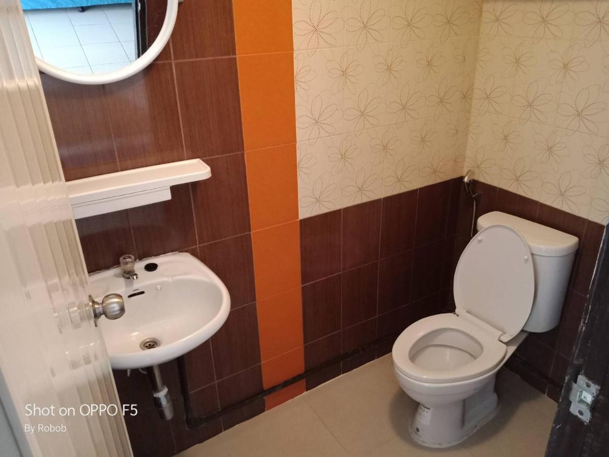 Отель V.I.P. House Чиангмай Экстерьер фото